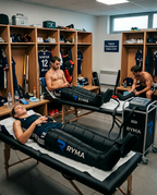 Séance de récupération collective en vestiaire : sportifs sur tables de massage équipés de bottes RYMA